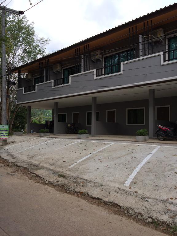 Apartamento Am House Klong Muang Beach Exterior foto
